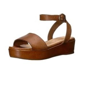 Like New! Seychelles Women's Monogram sandal - tan